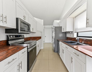 5421 Helene Circle - Photo Thumbnail 8