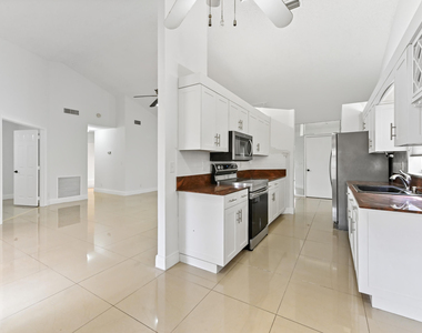 5421 Helene Circle - Photo Thumbnail 9