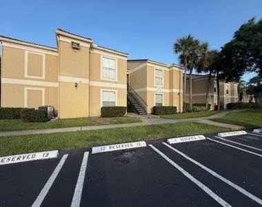 899 W Riverside Drive - Photo Thumbnail 1
