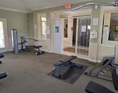 899 W Riverside Drive - Photo Thumbnail 12