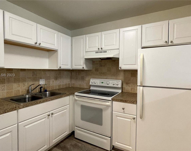 2878 Donnelly Drive - Photo Thumbnail 4