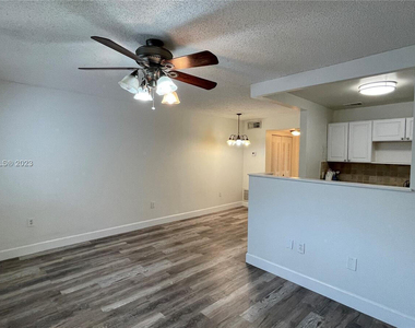 2878 Donnelly Drive - Photo Thumbnail 3