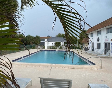 2878 Donnelly Drive - Photo Thumbnail 6