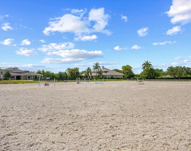 15450 Estancia Lane - Photo Thumbnail 14