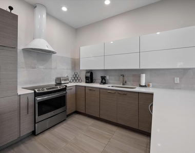 15450 Estancia Lane - Photo Thumbnail 16