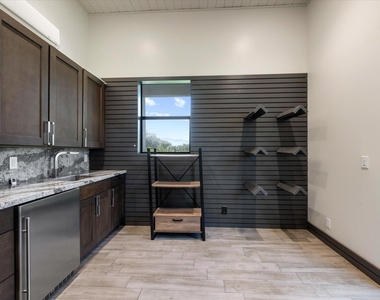 15450 Estancia Lane - Photo Thumbnail 10