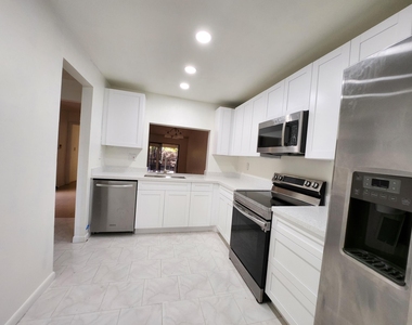 903 Nw 79th Terrace - Photo Thumbnail 5