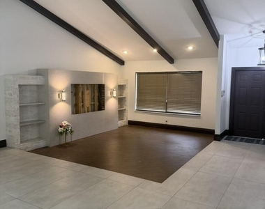 9553 Majestic Way - Photo Thumbnail 3