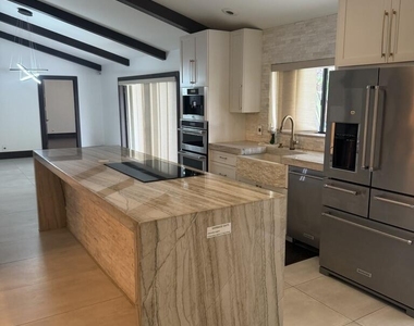 9553 Majestic Way - Photo Thumbnail 5