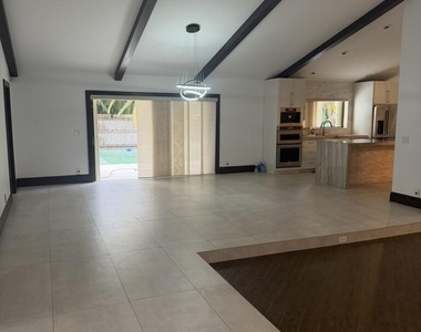 9553 Majestic Way - Photo Thumbnail 2