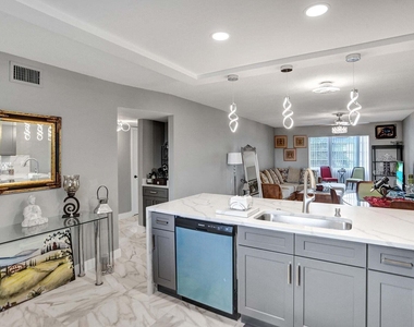 130 Ne 26th Avenue - Photo Thumbnail 3