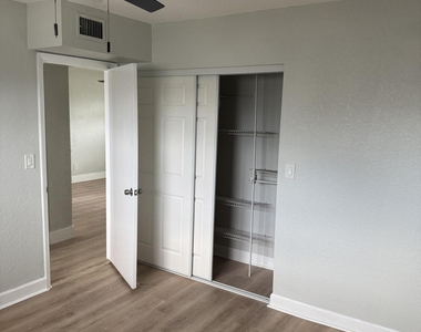6191 Sw 37th Street - Photo Thumbnail 3