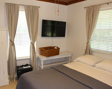 225 Gulfstream Boulevard - Photo Thumbnail 8