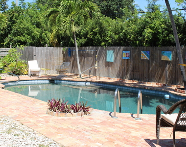 225 Gulfstream Boulevard - Photo Thumbnail 16