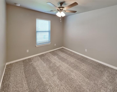 9004 Nw 127th Terrace - Photo Thumbnail 11