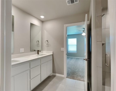 9004 Nw 127th Terrace - Photo Thumbnail 9