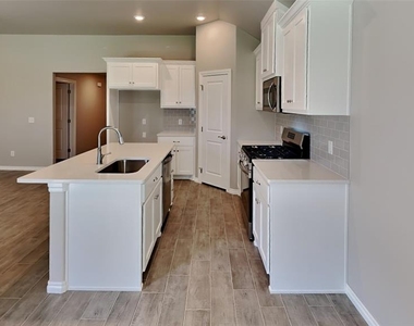 9004 Nw 127th Terrace - Photo Thumbnail 6