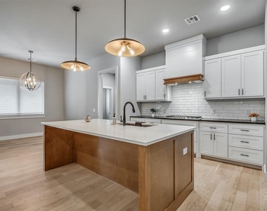 9209 Nw 84th Terrace - Photo Thumbnail 11