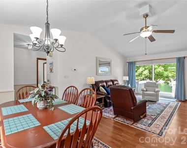 147 Bain Lane - Photo Thumbnail 14