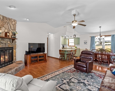 147 Bain Lane - Photo Thumbnail 16