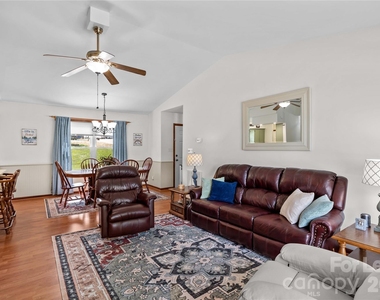 147 Bain Lane - Photo Thumbnail 15