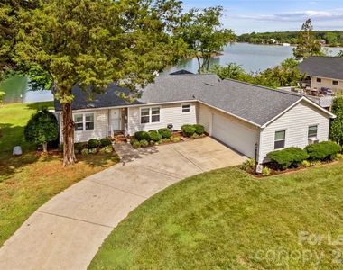147 Bain Lane - Photo Thumbnail 3