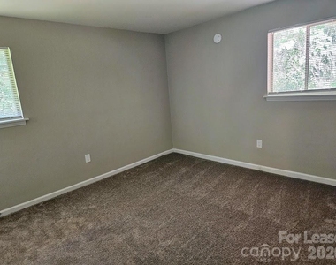 6815 Water Mill Court - Photo Thumbnail 7