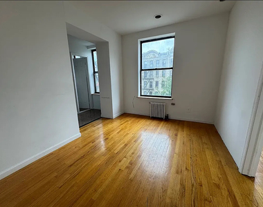 214 1st Avenue - Photo Thumbnail 3