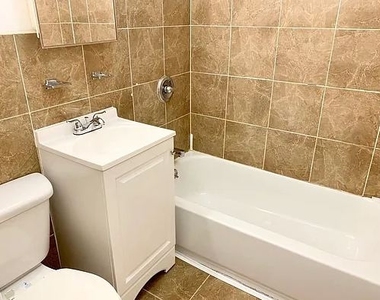 249 East 53rd Street - Photo Thumbnail 2