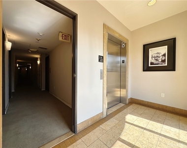 320 S Willaman Drive - Photo Thumbnail 2