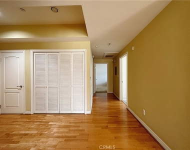 320 S Willaman Drive - Photo Thumbnail 16