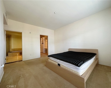 320 S Willaman Drive - Photo Thumbnail 23