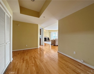 320 S Willaman Drive - Photo Thumbnail 4