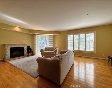 320 S Willaman Drive - Photo Thumbnail 7