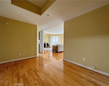 320 S Willaman Drive - Photo Thumbnail 5
