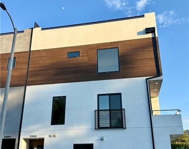 12820 Bloomfield Street - Photo Thumbnail 13