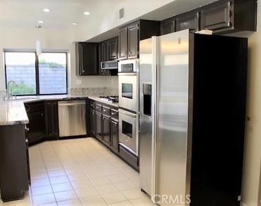23491 Thornewood - Photo Thumbnail 6
