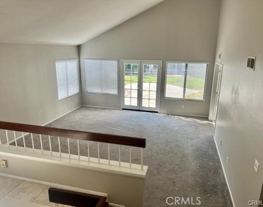23491 Thornewood - Photo Thumbnail 3