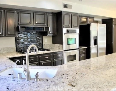23491 Thornewood - Photo Thumbnail 5