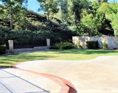 23491 Thornewood - Photo Thumbnail 26