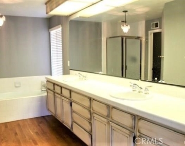 23491 Thornewood - Photo Thumbnail 18