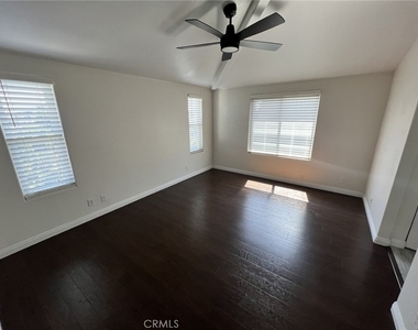 15750 Devonshire Street - Photo Thumbnail 11