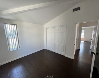 15750 Devonshire Street - Photo Thumbnail 17
