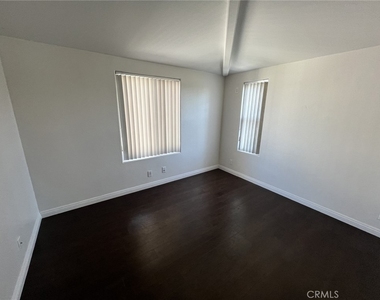 15750 Devonshire Street - Photo Thumbnail 15