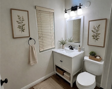 15750 Devonshire Street - Photo Thumbnail 4
