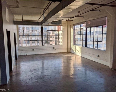 315 E 8th Street - Photo Thumbnail 30