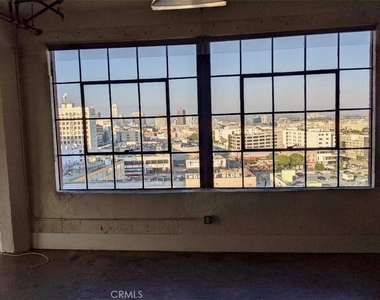 315 E 8th Street - Photo Thumbnail 1