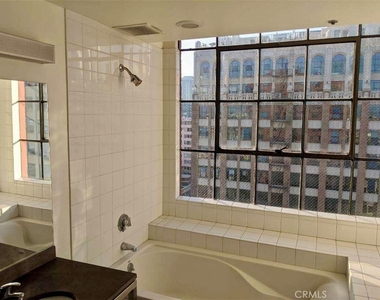 315 E 8th Street - Photo Thumbnail 6