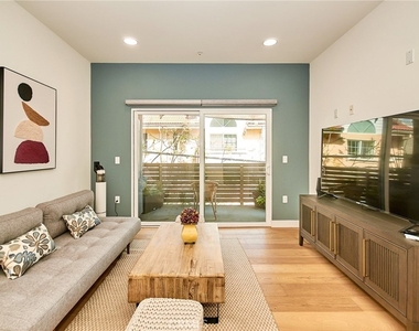 820 S Wilton - Photo Thumbnail 17