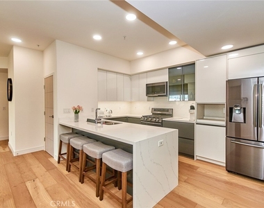 820 S Wilton - Photo Thumbnail 10